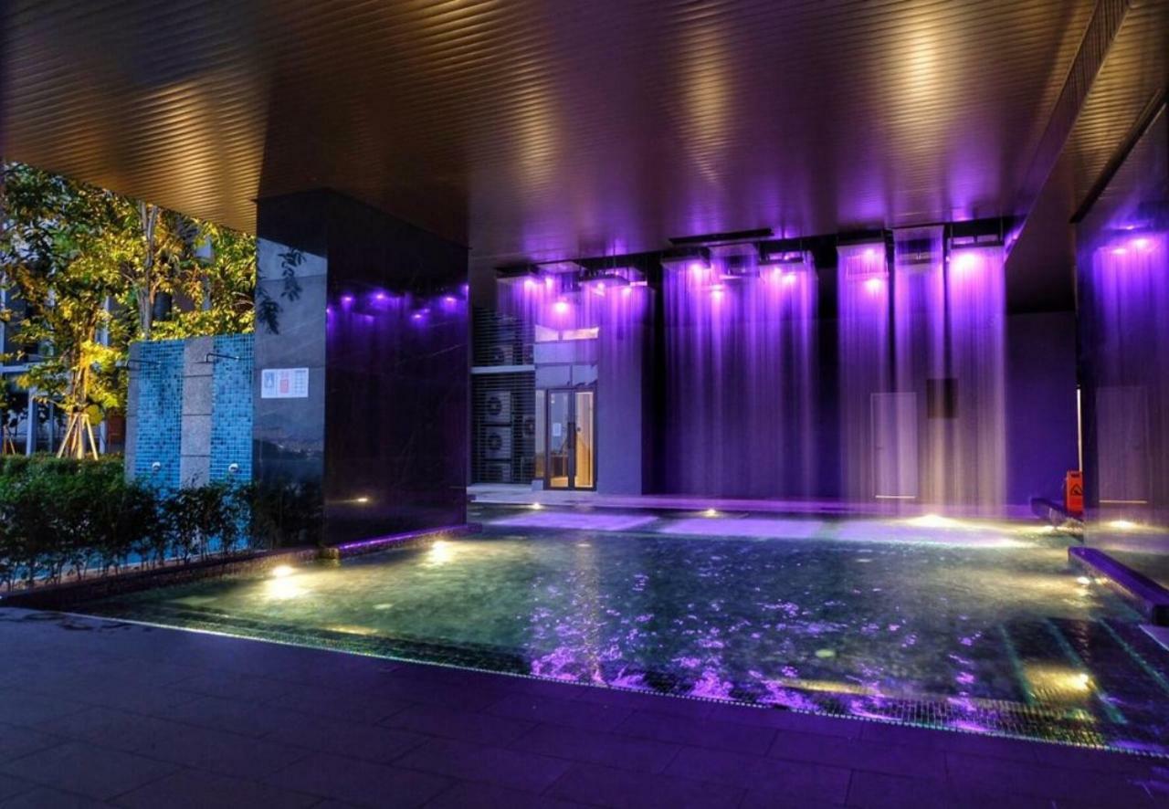 Expressionz 48Th Floor Sky Pool — Photos 1